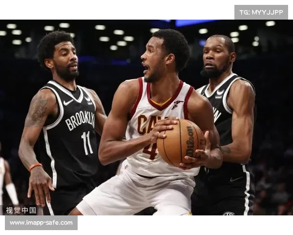 篮网轻松击败活塞,杜兰特与欧文合力攻坚 篮网轻松击败活塞,杜兰特与欧文合力攻坚