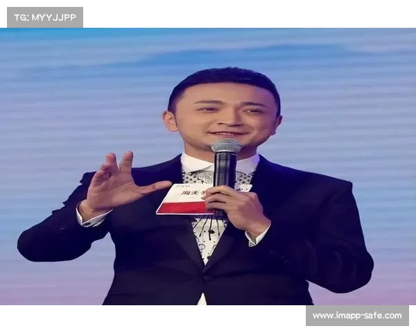 从央视新星到春晚舞台，他的魅力与神秘感情生活引发热议(春晚新主持人男)